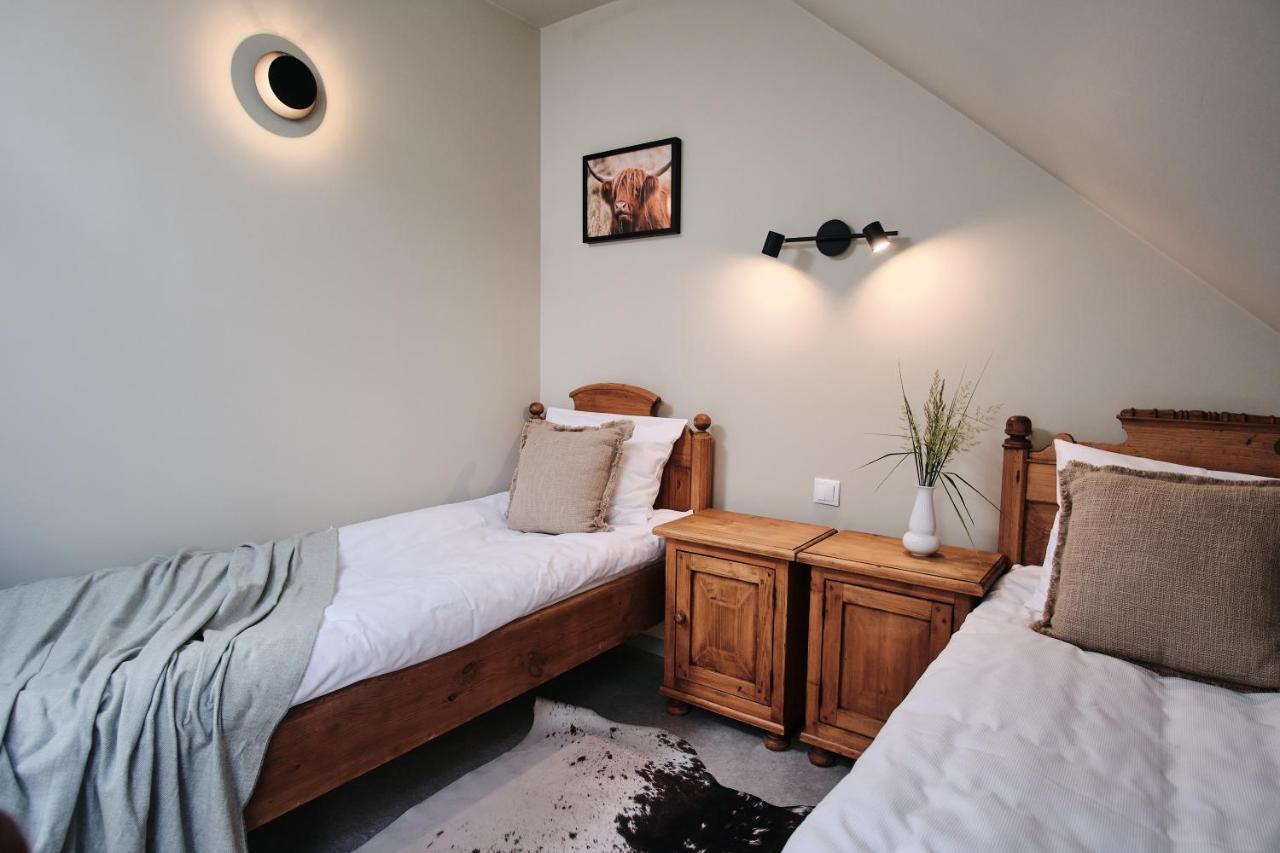 Hotel Pernigele Yelgavkrasty エクステリア 写真