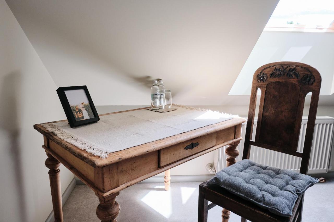 Hotel Pernigele Yelgavkrasty エクステリア 写真