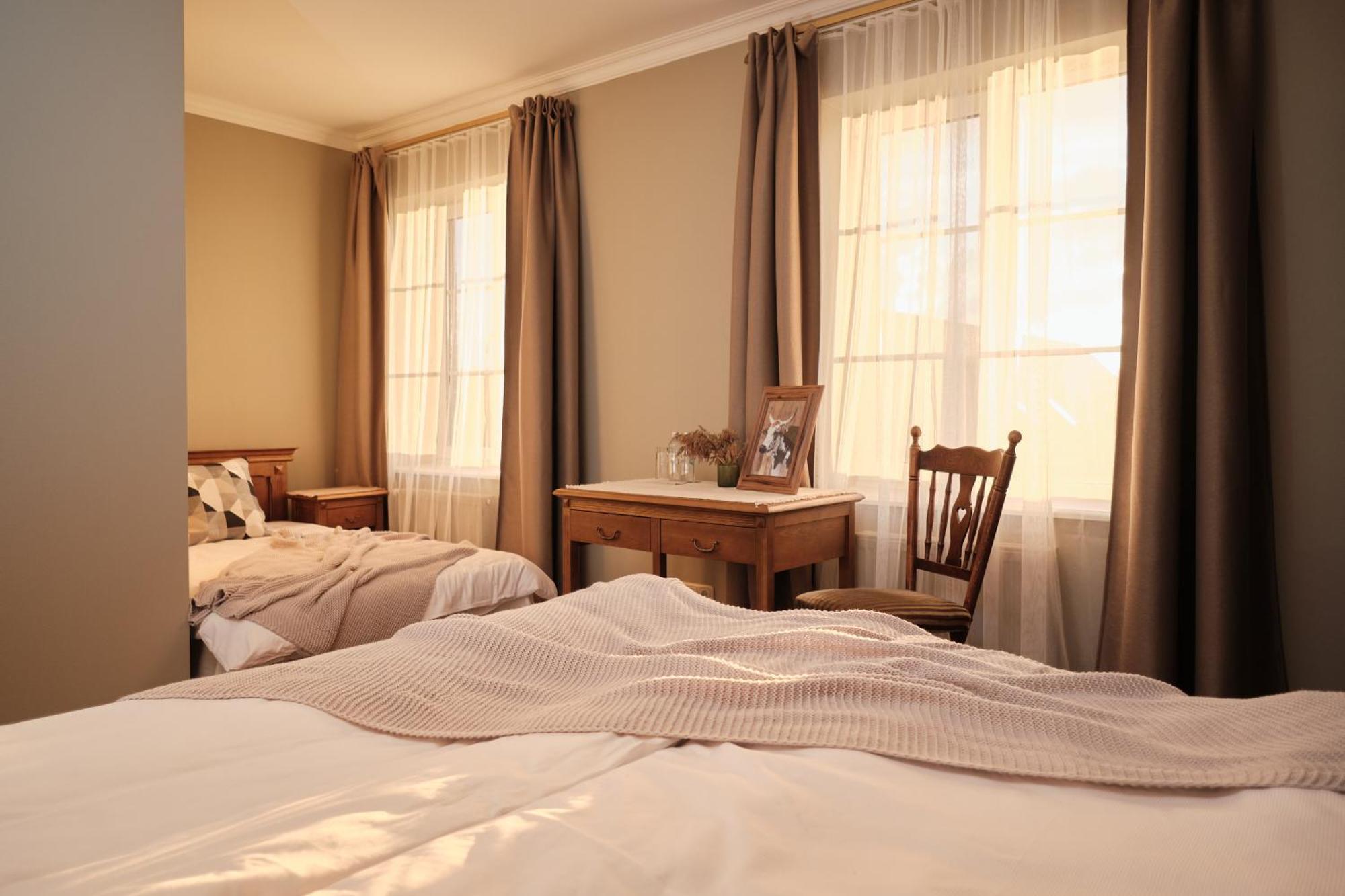 Hotel Pernigele Yelgavkrasty エクステリア 写真